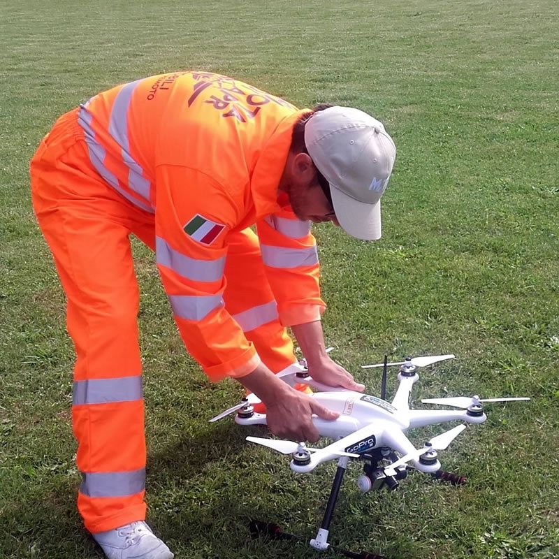 Antares Progettazione - pilota con drone
